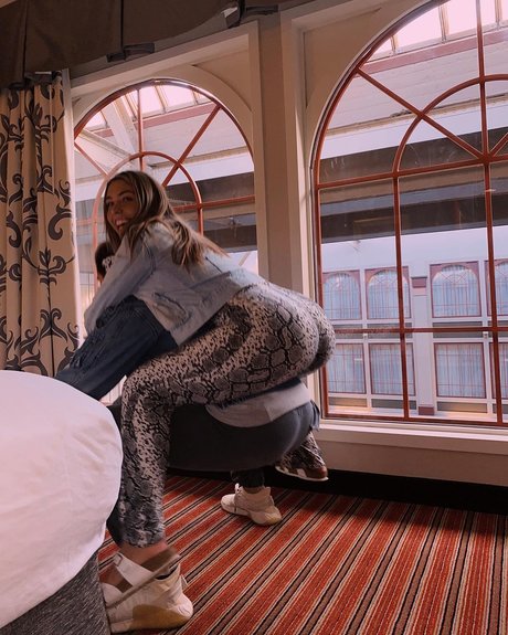 Zoey Kouskousakis_ model erotic galleries