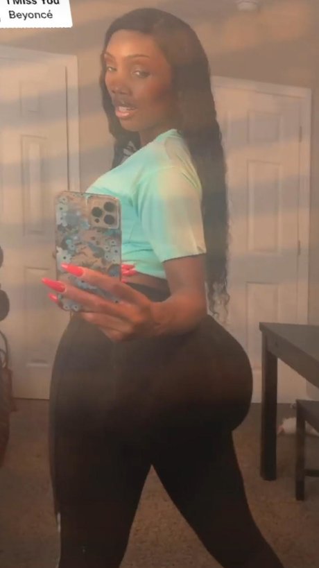 Carolina charm perfect actress pic