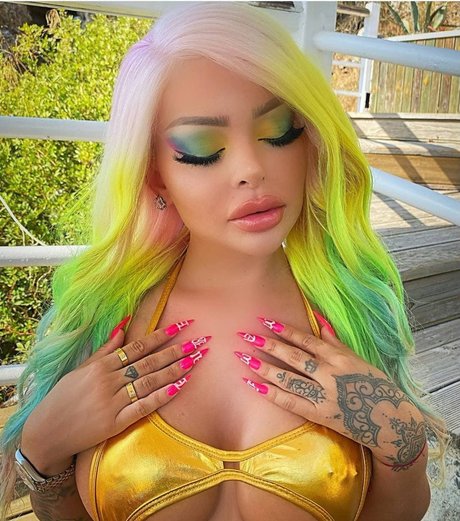 dripping wet pussy onlyfans naked image