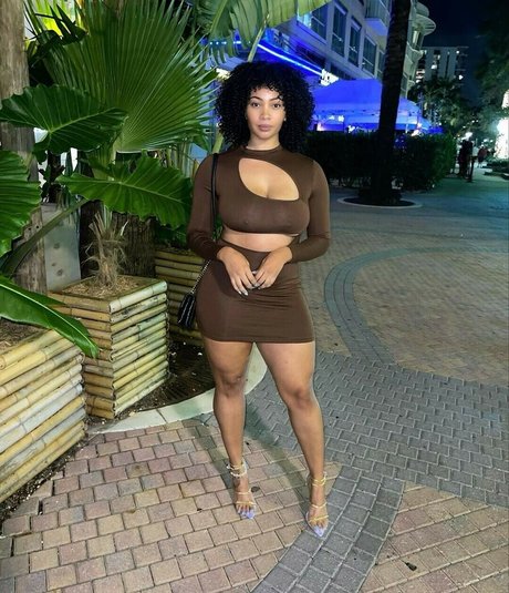 God Beth hot star photos