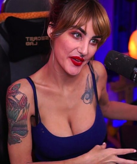 lips onlyfans top pic