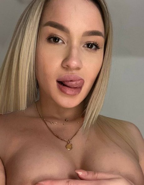 blonde famous onlyfans perfect img
