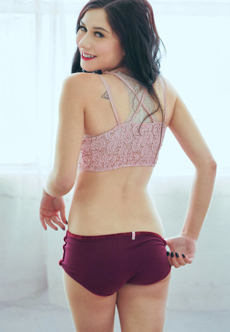 Daniella Claire sexy pornstar img