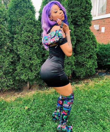 Lola and Moni pornstar hot image