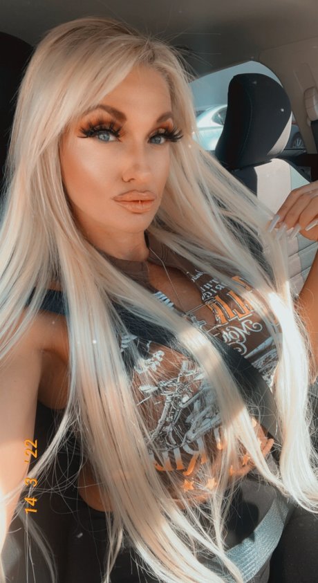 Christina Lee top star image