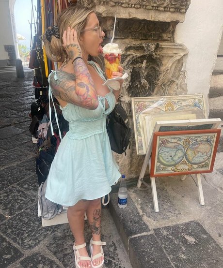 Catsandcookies nudes star picture