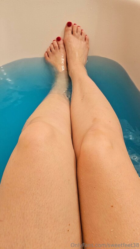 Sweetfeet38 model naked img