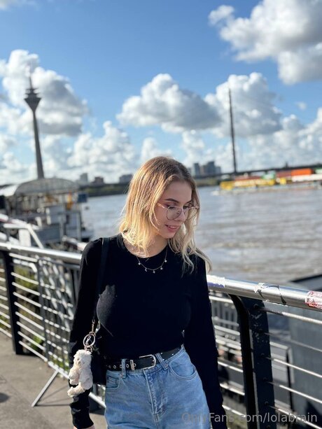 Lolabrain sex pornstar pic