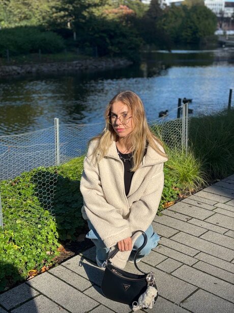 Lolabrain star beautiful pic