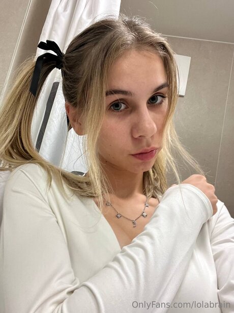 Lolabrain model naked gallery