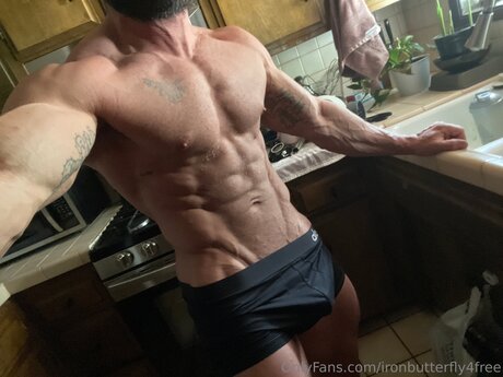Ironbutterfly4free model hot pic