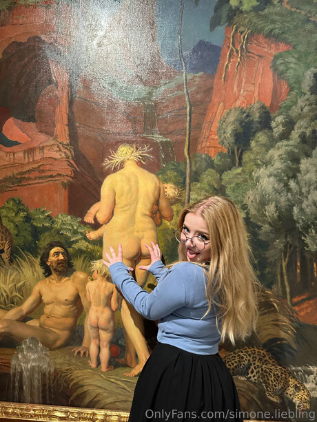 Simunka Show pretty actress photo