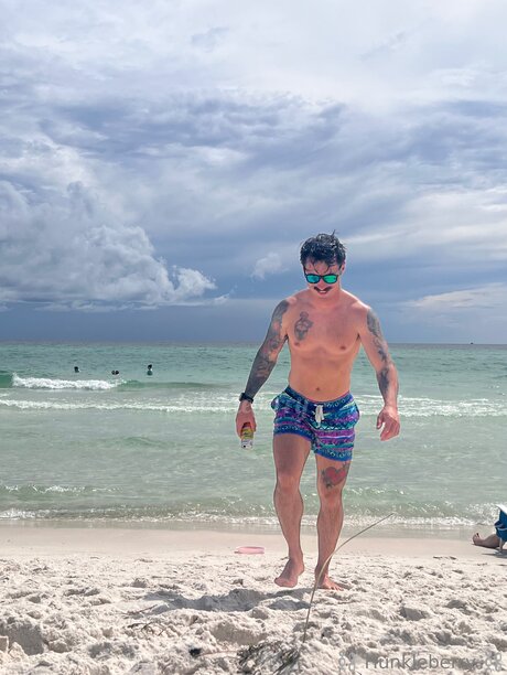 Im Your Hunkleberry model exclusive image