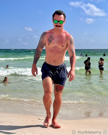 Im Your Hunkleberry model beautiful pic