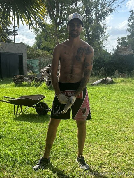 Augst Ts star sexy photo