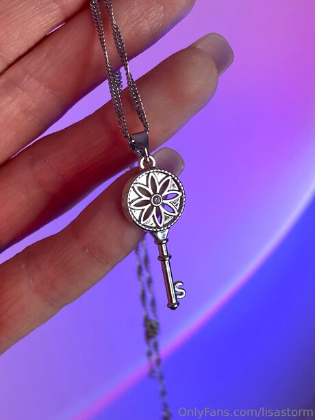 Lisastorm top model picture