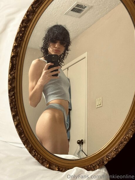 Frankieonline naked actress galleries