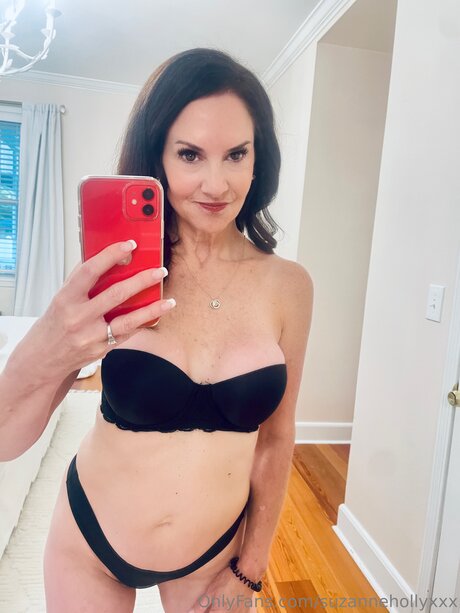 Suzannehollyxxx exclusive model photos