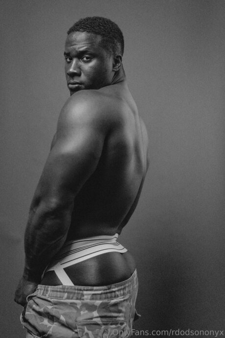 Rdodsononyx free pornstar pics