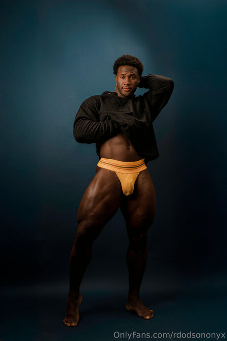 Rdodsononyx model erotic photos