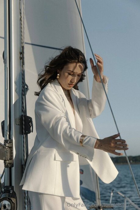 Loreleisecrets star beautiful pics