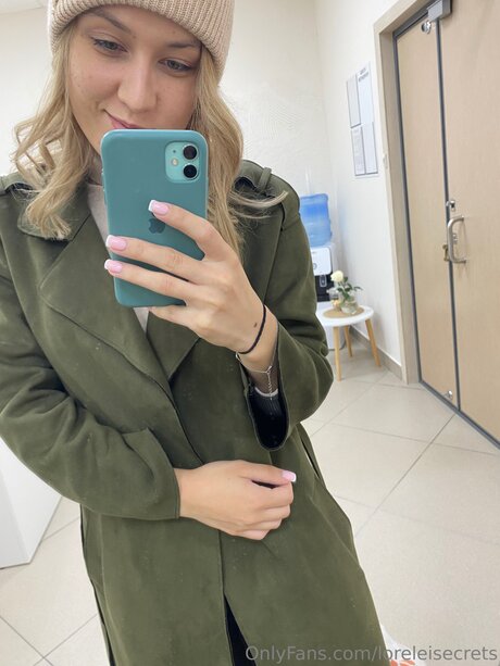 nerdy teen onlyfans xxx pictures