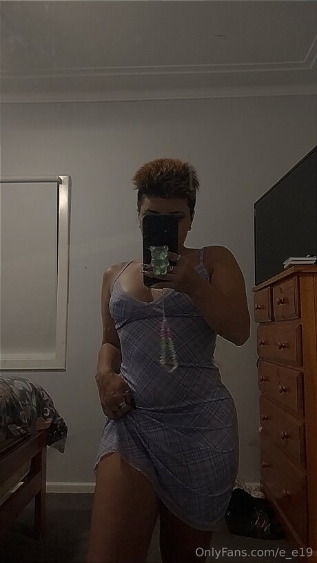 E E19 model beautiful pic