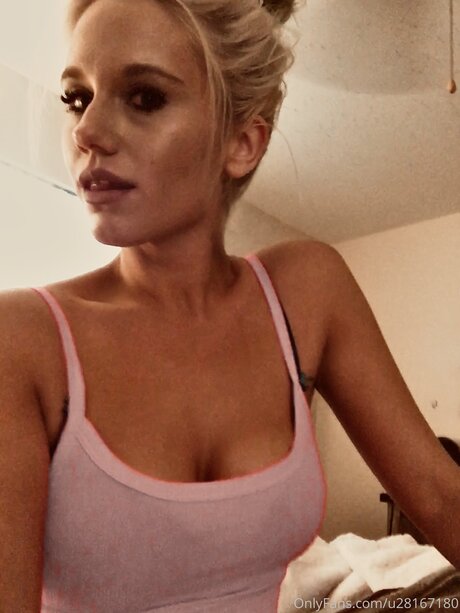 U28167180 pornstar nudes pic