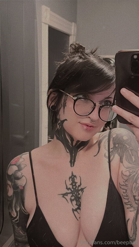 Beepbat erotic model photos