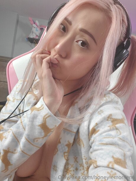 Honeylemonlena star erotic pictures