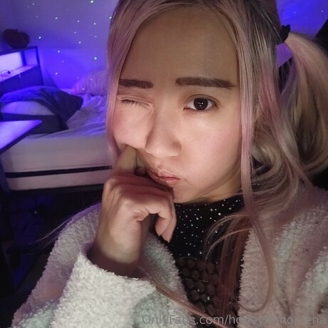 Honeylemonlena model pornographic images