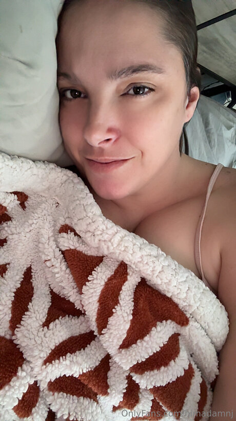 Himadamnj star nude image