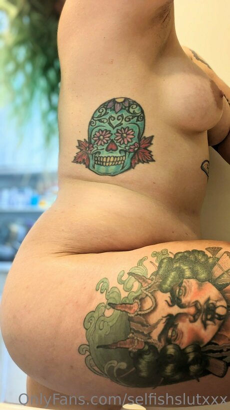 Selfishslutxxx top model picture