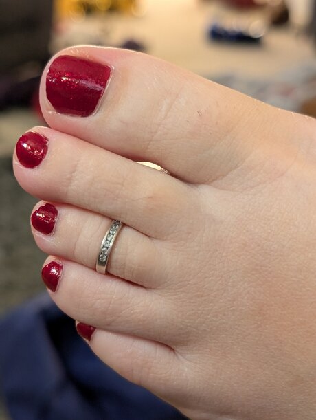 Barefoot Bunny B xxx pornstar gallery