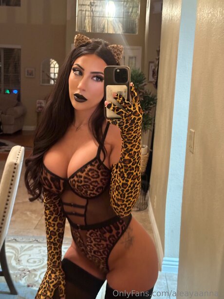 Aleayaanna star nude archive