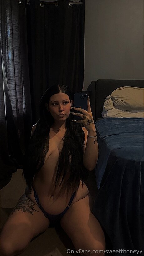 Sweetthoneyy art model pics