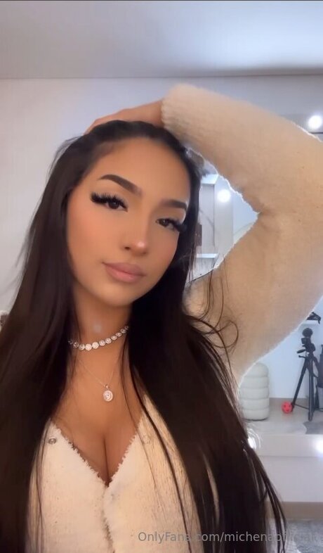 Michenao naked pornstar pic
