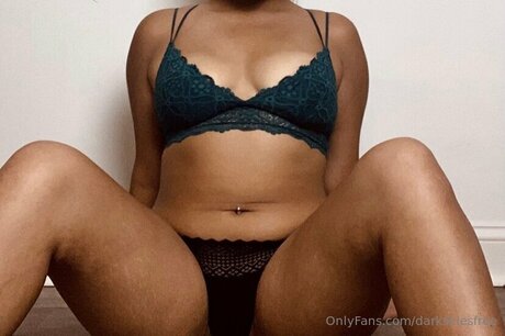 Darkskiesfree pornstar art photos