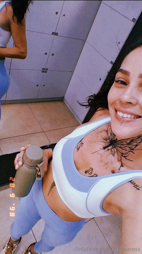 Alannaross sexy model pics