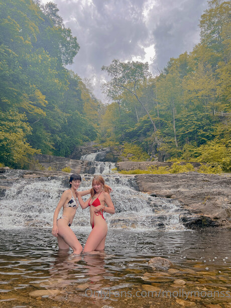 Mollymoanss Profile Pic