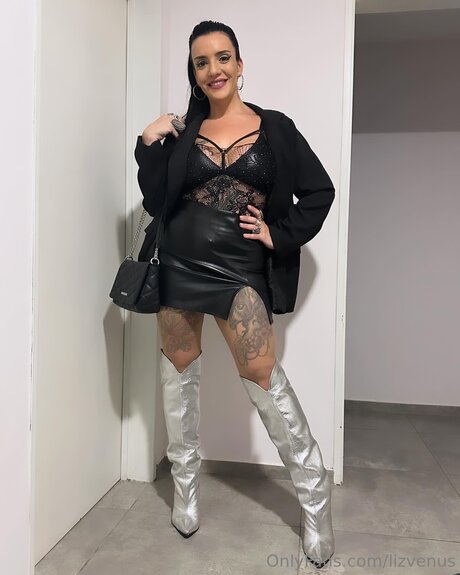 Lizvenus model nude archive