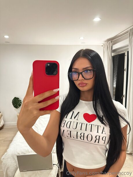 Harpermcoyyy model art galleries