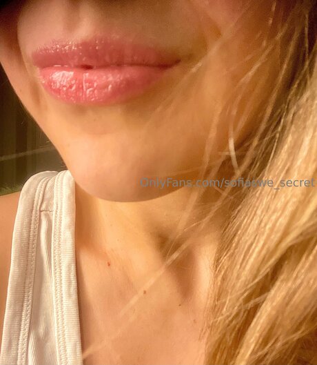 Sofiaswe Secret model hot pic