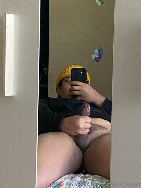 Nananadarang model porn image