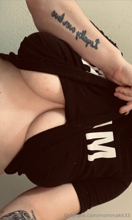 Mommakk33 nude star pic