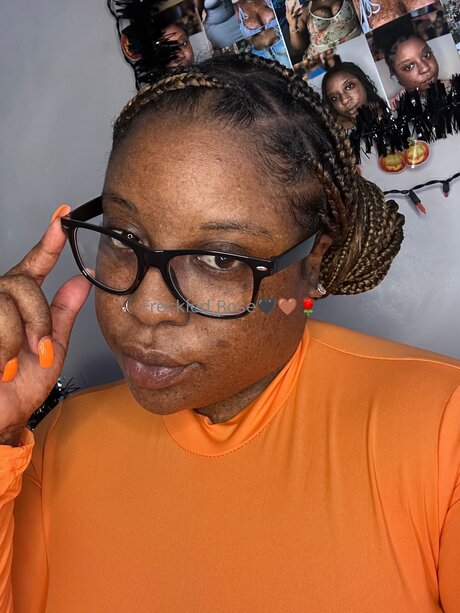 Freckledfantasy5 model naked photo