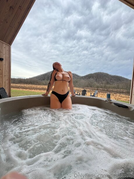 Natlustvip model nudes img