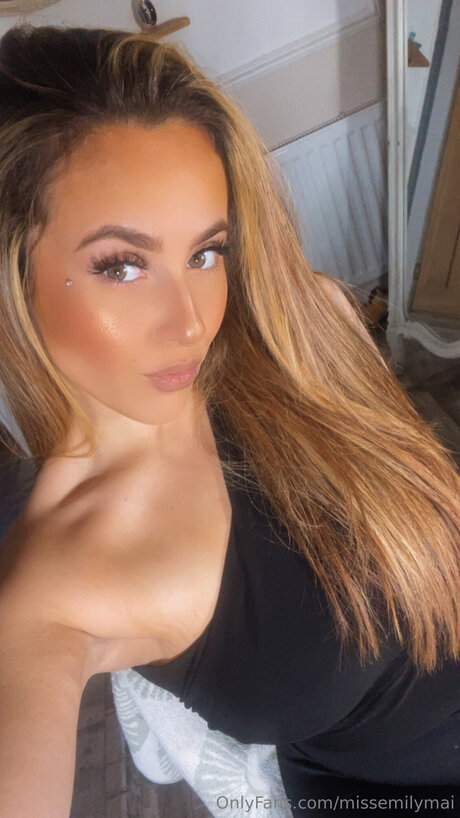 Missemilymai model photos