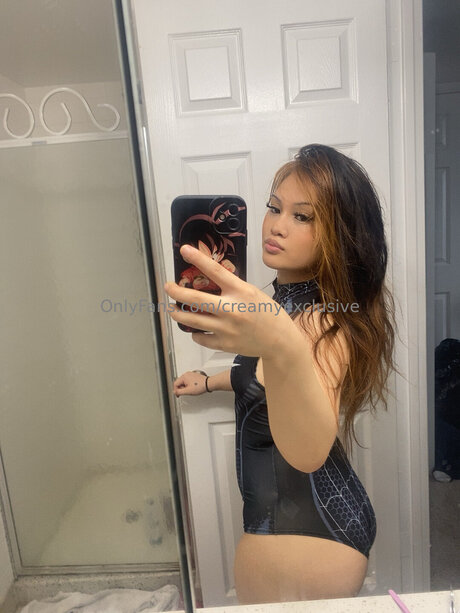 Creamyexclusive erotic star image