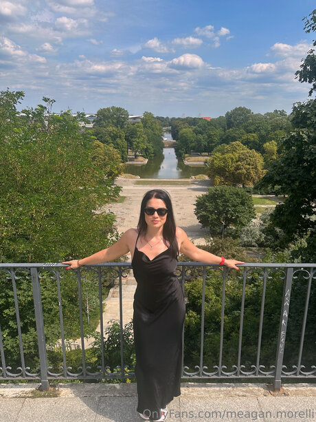 Meganscrazyworld model art gallery